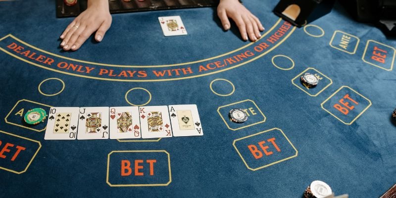 Long Bảo Là Gì? Quy Tắc Cược Chuẩn 100% Trong Baccarat